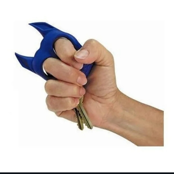 1PCS Key  Plastic Dog Self Defence Key Chain - Picture 3 of 3